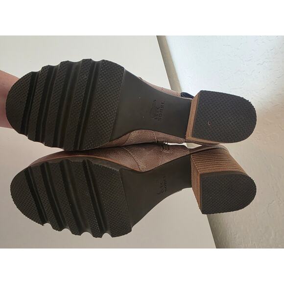 Sorel Addington Ladies Strappy Back Leather Tan Chunky Booties size 6.5 NEW - Picture 6 of 9